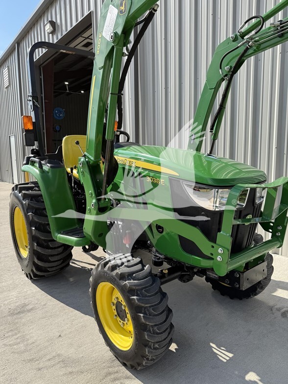 John Deere 3038E (2019)
