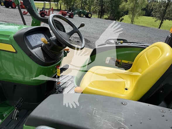 John Deere 4052M (2020)