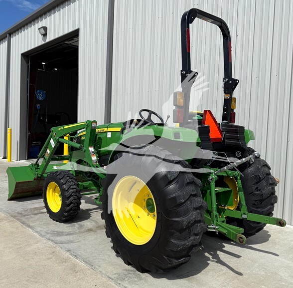 John Deere 4052M (2020)