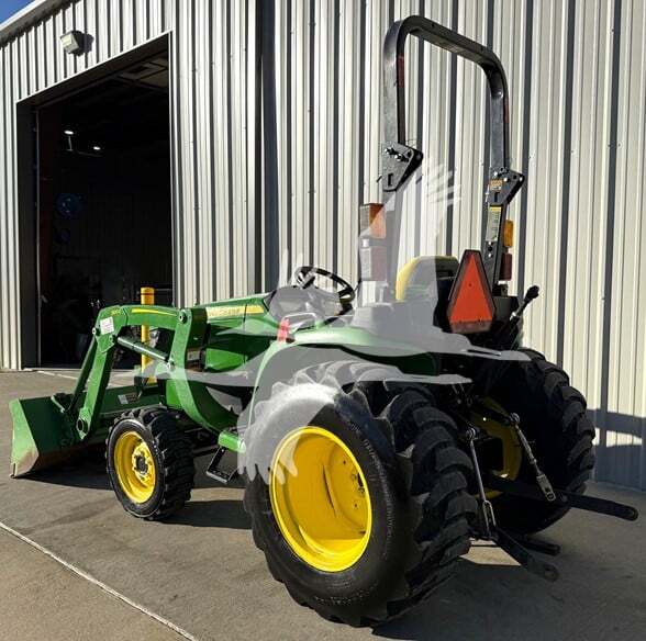 John Deere 3038E (2021)
