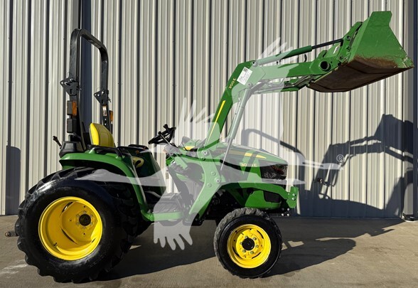 John Deere 3038E (2021)