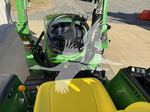 John Deere 3038E (2021)