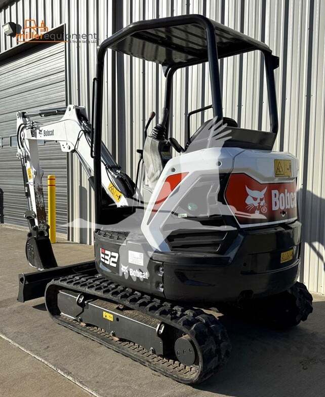 Bobcat E32 (2022)