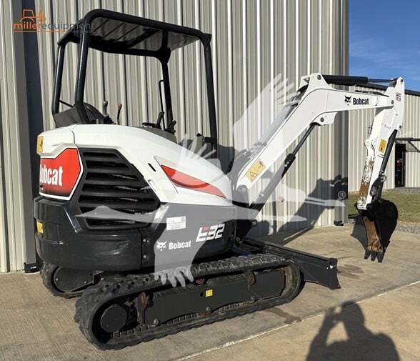 Bobcat E32 (2022)