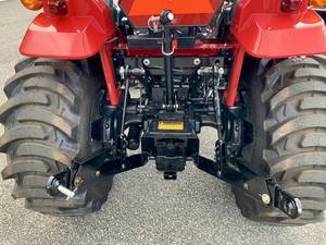 Mahindra Model 1600 Series 1635 HST Color Red Engine Four-Stroke 1600 Series 1635 HST Color Red Engine Four-Stroke 