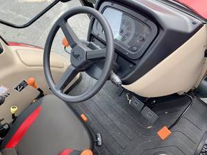 light work of the heaviest jobs Name 6000 Series Trim Name 6075 Power Shuttle Cab Generic Type 