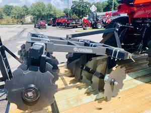 Mahindra Model 1600 Series 1626 HST Color Red Engine Four-stroke 1600 Series 1626 HST Color Red Engine Four-stroke 