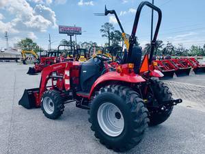Mahindra Model 1600 Series 1635 HST Color Red Engine Four-Stroke 1600 Series 1635 HST Color Red Engine Four-Stroke 