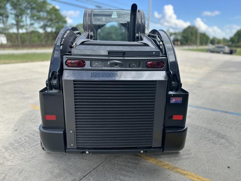 COMFORT A PRIORITY The Comfort Deluxe Cab offers up to 25 . Excellent stability and weight distribution maximize performance and safety. All-round visibility ensures high maneuverability and faster work cycles. The Comfort Deluxe Cab features excellent ergonomics and best-in-class comfort. The new color display features an integrated reversing camera. Wheels or tracks 