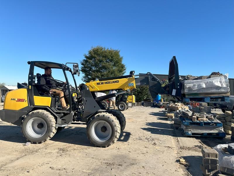 New Holland Construction Model ML35T Vehicle Type Loader Category Small Articulated Loader Payments Get an Estimate for Your Payment Payment Frequency ML35T is suitable for landscapers focused on clearing sidewalks or fenced-in areas with limited space. Machine length without a bucket comes in at 160.1 inches 