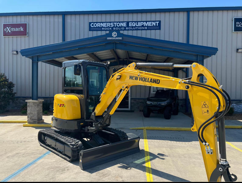 New Holland Construction Model Mini Excavators E37C Vehicle Type Excavator Category Mini Manufacturer Info Engine Engine suited for any job. Leverage a New Holland mini excavator for landscaping 