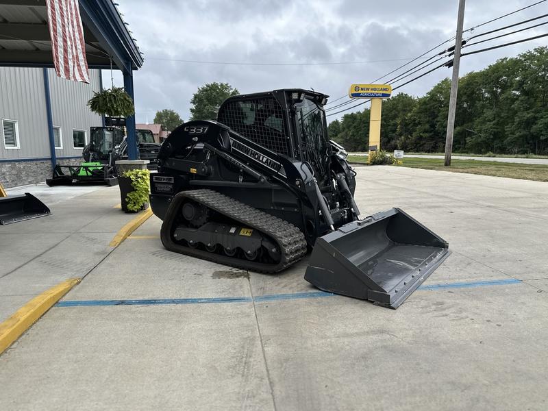 COMFORT A PRIORITY The Comfort Deluxe Cab offers up to 25 . Excellent stability and weight distribution maximize performance and safety. All-round visibility ensures high maneuverability and faster work cycles. The Comfort Deluxe Cab features excellent ergonomics and best-in-class comfort. The new color display features an integrated reversing camera. Wheels or tracks 