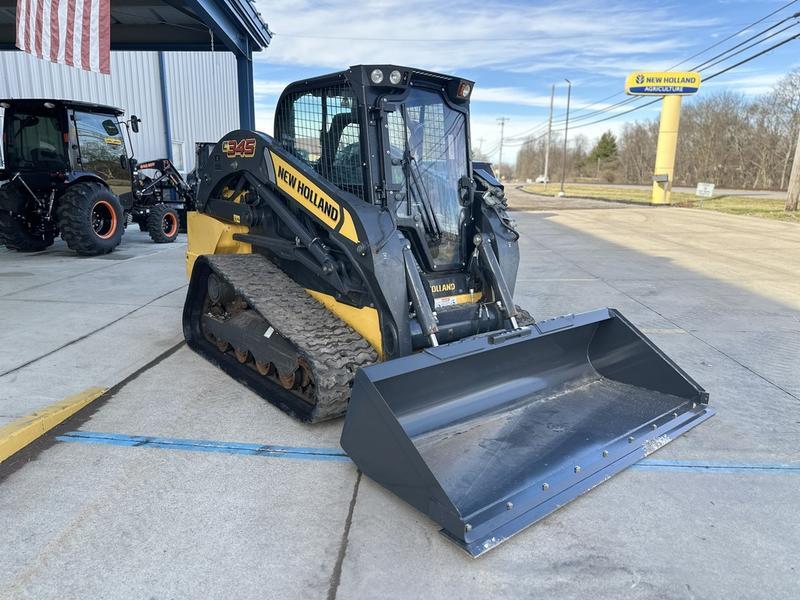 COMFORT A PRIORITY The Comfort Deluxe Cab offers up to 25 . Excellent stability and weight distribution maximize performance and safety. All-round visibility ensures high maneuverability and faster work cycles. The Comfort Deluxe Cab features excellent ergonomics and best-in-class comfort. The new color display features an integrated reversing camera. Wheels or tracks 