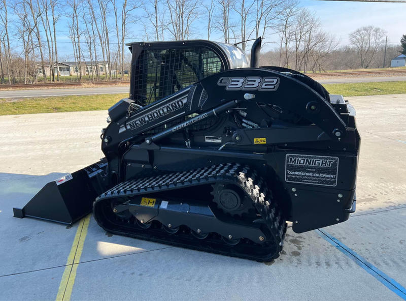 COMFORT A PRIORITY The Comfort Deluxe Cab offers up to 25 . Excellent stability and weight distribution maximize performance and safety. All-round visibility ensures high maneuverability and faster work cycles. The Comfort Deluxe Cab features excellent ergonomics and best-in-class comfort. The new color display features an integrated reversing camera. Wheels or tracks 