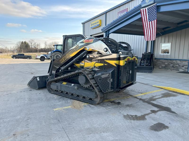 new wrap on it . Excellent stability and weight distribution maximize performance and safety. All-round visibility ensures high maneuverability and faster work cycles. The Comfort Deluxe Cab features excellent ergonomics and best-in-class comfort. The new color display features an integrated reversing camera. Wheels or tracks 