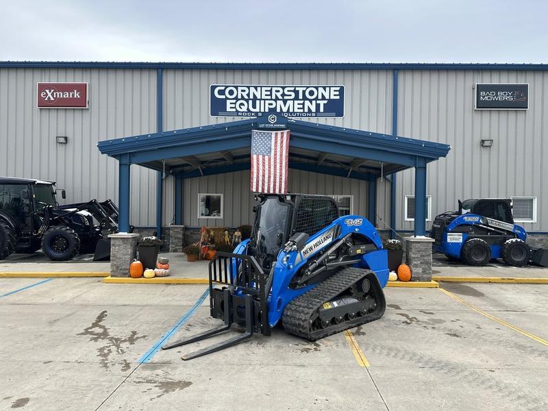 COMFORT A PRIORITY The Comfort Deluxe Cab offers up to 25 . Excellent stability and weight distribution maximize performance and safety. All-round visibility ensures high maneuverability and faster work cycles. The Comfort Deluxe Cab features excellent ergonomics and best-in-class comfort. The new color display features an integrated reversing camera. Wheels or tracks 