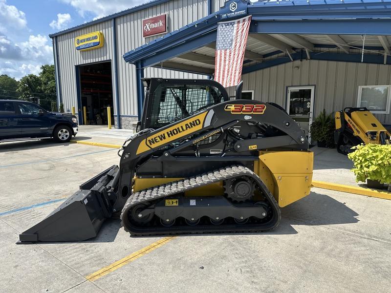 COMFORT A PRIORITY The Comfort Deluxe Cab offers up to 25 . Excellent stability and weight distribution maximize performance and safety. All-round visibility ensures high maneuverability and faster work cycles. The Comfort Deluxe Cab features excellent ergonomics and best-in-class comfort. The new color display features an integrated reversing camera. Wheels or tracks 