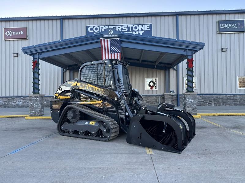 COMFORT A PRIORITY The Comfort Deluxe Cab offers up to 25 . Excellent stability and weight distribution maximize performance and safety. All-round visibility ensures high maneuverability and faster work cycles. The Comfort Deluxe Cab features excellent ergonomics and best-in-class comfort. The new color display features an integrated reversing camera. Wheels or tracks 