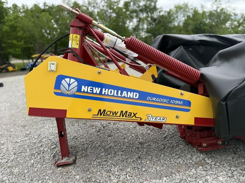 New Holland Model DuraDisc 109M Vehicle Type Attachment / Implement Category Disc Mowers Payments Get an Estimate for Your Payment Payment Frequency DuraDisc 109M Vehicle Type Attachment / Implement Category Disc Mowers Payments Get an Estimate for Your Payment Payment Frequency 