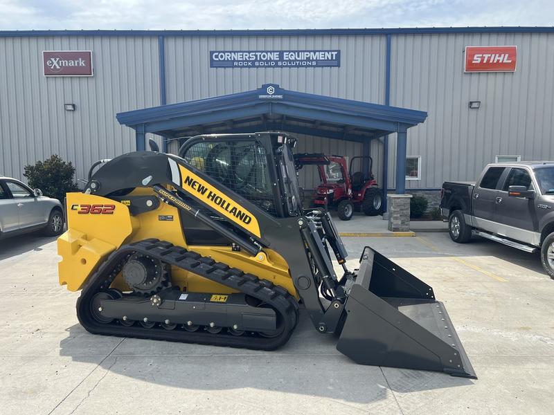 COMFORT A PRIORITY The Comfort Deluxe Cab offers up to 25 . Excellent stability and weight distribution maximize performance and safety. All-round visibility ensures high maneuverability and faster work cycles. The Comfort Deluxe Cab features excellent ergonomics and best-in-class comfort. The new color display features an integrated reversing camera. Wheels or tracks 