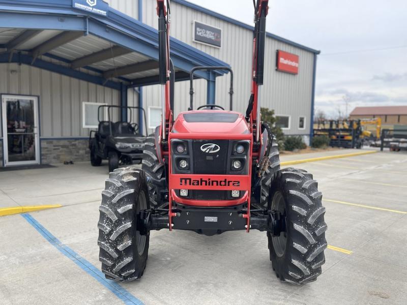 light work of the heaviest jobs 7000 Series 7085 4WD Vehicle Type Tractor Category Utility Serial number MT4S1193 Hours 525 Manufacturer Info Engine Aspiration Turbocharged Stroke Four-stroke 