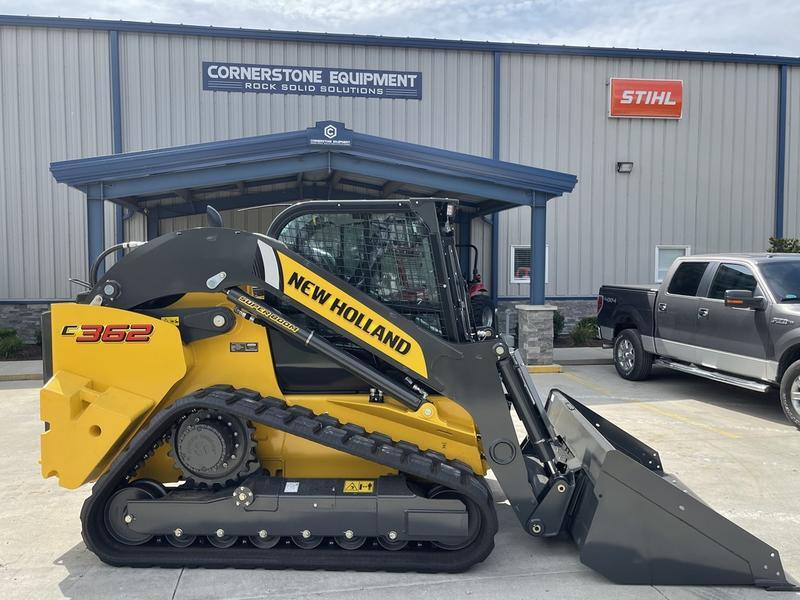 COMFORT A PRIORITY The Comfort Deluxe Cab offers up to 25 . Excellent stability and weight distribution maximize performance and safety. All-round visibility ensures high maneuverability and faster work cycles. The Comfort Deluxe Cab features excellent ergonomics and best-in-class comfort. The new color display features an integrated reversing camera. Wheels or tracks 