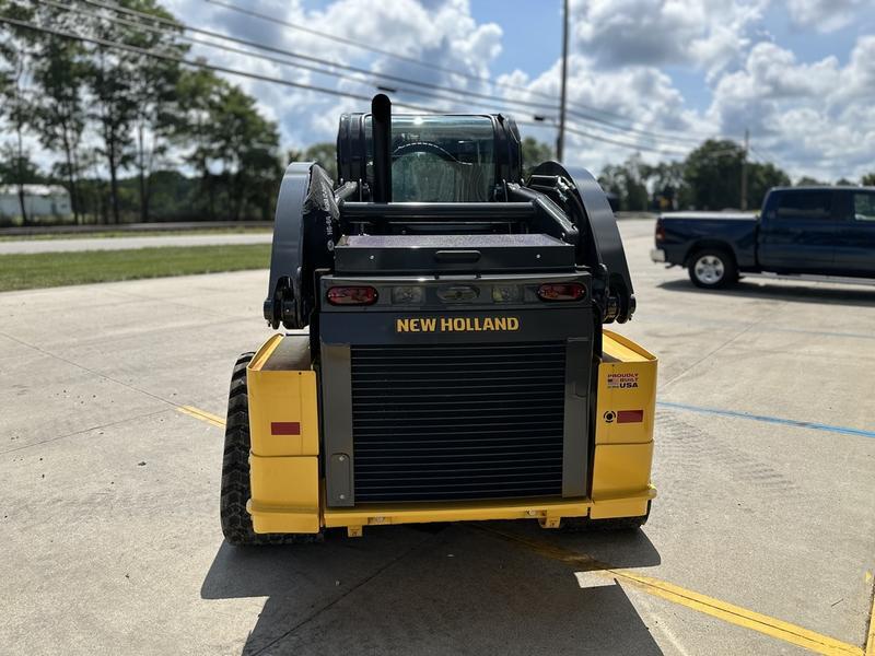 COMFORT A PRIORITY The Comfort Deluxe Cab offers up to 25 . Excellent stability and weight distribution maximize performance and safety. All-round visibility ensures high maneuverability and faster work cycles. The Comfort Deluxe Cab features excellent ergonomics and best-in-class comfort. The new color display features an integrated reversing camera. Wheels or tracks 