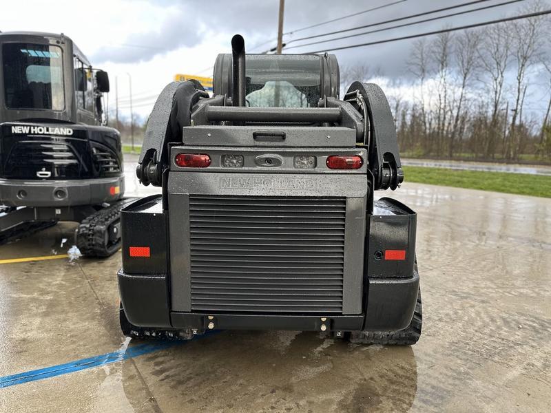 COMFORT A PRIORITY The Comfort Deluxe Cab offers up to 25 . Excellent stability and weight distribution maximize performance and safety. All-round visibility ensures high maneuverability and faster work cycles. The Comfort Deluxe Cab features excellent ergonomics and best-in-class comfort. The new color display features an integrated reversing camera. Wheels or tracks 