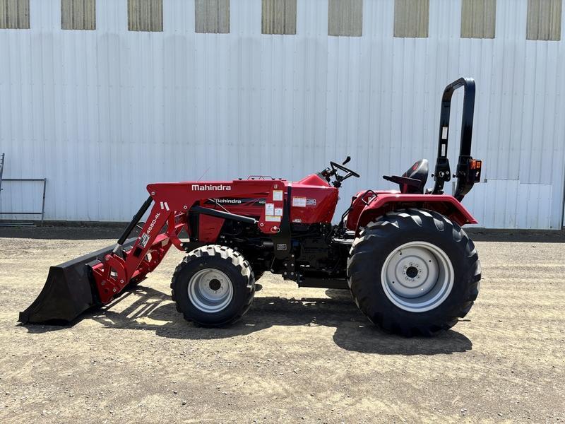 THOSE EXTENDED WORKDAYS COMFORTABLE The mComfort seat is designed for maximum ergonomic convenience Name 4500 Series Trim Name 4550 4WD Generic Type 