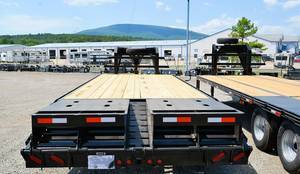 Extreme Trailers Model 102 X 28 GN 102 X 28 GN 