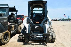 Bobcat T64 T4 VIN B4SD19613 Engine DOOSAN Horsepower 68 Fuel Type Diesel Status Available Recommendations 2025 Bobcat 