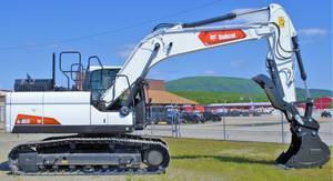 daily maintenance quick and easy Conventional tail swing for leading lift capacity Overview The turbo-charged Bobcat Name Large Excavators Trim Name E165 Generic Type 