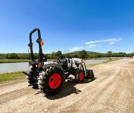 Bobcat CT2025MST VIN B5AE11211 Engine DOOSAN Horsepower 25 Transmission MST Fuel Type Diesel Status Available Lift Capacity 1631 lbs Weight 2634 lbs Drive 4WD Recommendations 2025 Bobcat 