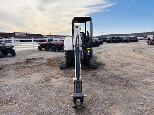 fine movements with low effort and maximum comfort . Fingertip Boom Swing Control Bobcat 