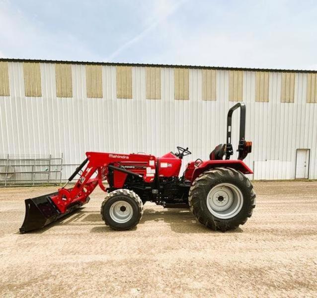 THOSE EXTENDED WORKDAYS COMFORTABLE The mComfort seat is designed for maximum ergonomic convenience Name 4500 Series Trim Name 4540 4WD Generic Type 