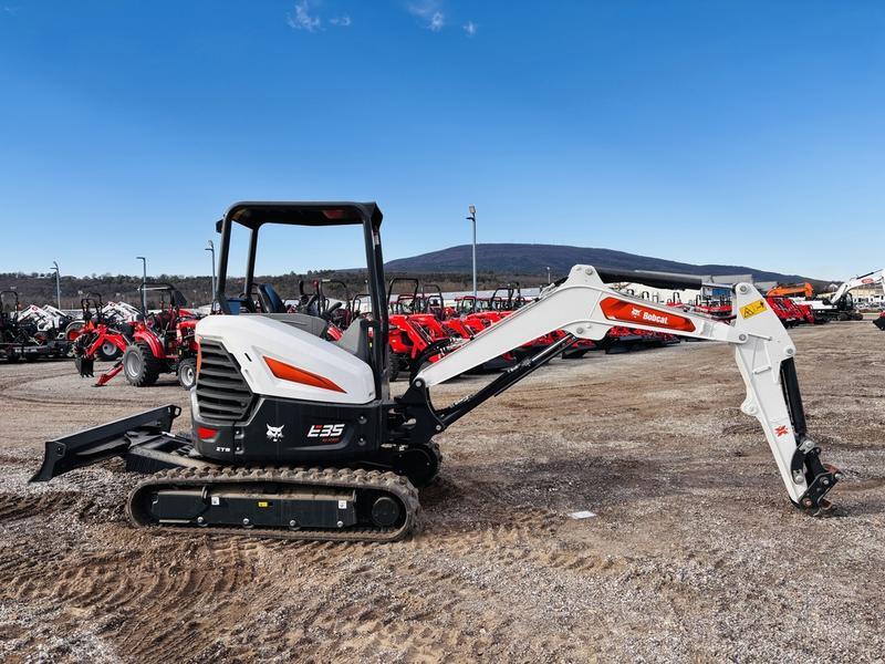 fine movements with low effort and maximum comfort . Fingertip Boom Swing Control Bobcat 