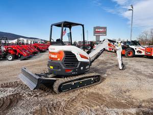 fine movements with low effort and maximum comfort . Fingertip Boom Swing Control Bobcat 