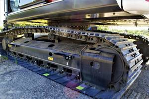 daily maintenance quick and easy Conventional tail swing for leading lift capacity Overview The turbo-charged Bobcat Name Large Excavators Trim Name E165 Generic Type 