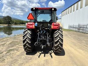 it More than a Utility tractor It Name Farmall Medium Utility C Series Trim Name 100C Generic Type 