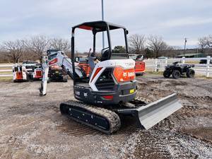fine movements with low effort and maximum comfort . Fingertip Boom Swing Control Bobcat 