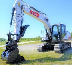 daily maintenance quick and easy Conventional tail swing for leading lift capacity Overview The turbo-charged Bobcat Name Large Excavators Trim Name E165 Generic Type 