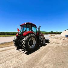 the tractors capable of handling nearly any implement . Choose the transmission that best meets your needs and the way you plan to use your tractor. You can rest assured the transmission you select will be easy to operate and will help you get your work done easier. Engine Efficient Horsepower with No Regeneration A powerful 