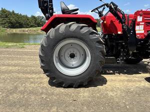 THOSE EXTENDED WORKDAYS COMFORTABLE The mComfort seat is designed for maximum ergonomic convenience Name 4500 Series Trim Name 4550 4WD Generic Type 