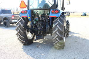 direction changes often in applications such as loader work WELL PLACED CONTROLS Simple and ergonomic transmission controls make it easy for anyone to operate this tractor Name Workmaster 